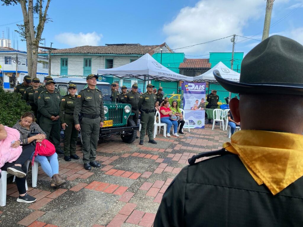 En Manizales la Policía Nacional fortalecerá la seguridad y convivencia ciudadana
En el barrio San José se llevó a cabo el lanzamiento de la policía comunitaria