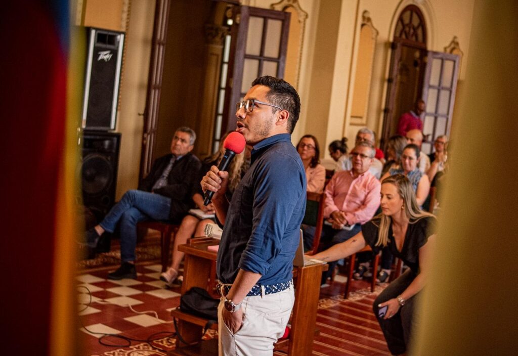 Gobernación de Caldas fortalece lazos con la comunidad a través de un conversatorio sobre las Políticas Públicas del departamento