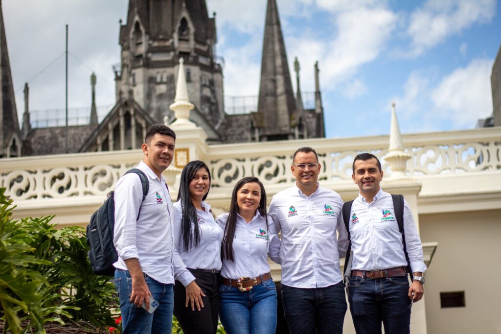 Gobernación de Caquetá busca fortalecer su capacidad institucional con la experiencia digital y de cooperación internacional de Caldas