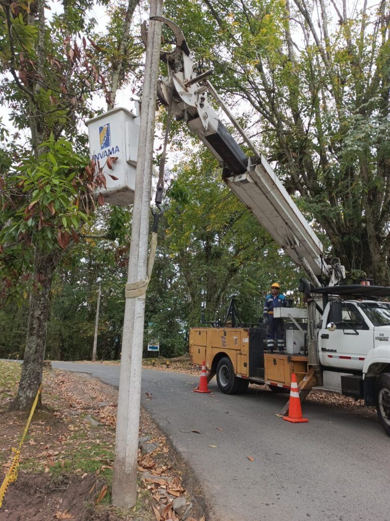 Invama Instala Nuevas Luminarias para Mejorar Seguridad en Manizales