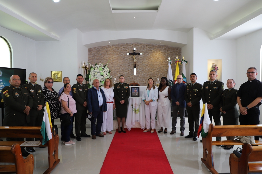 LA POLICÍA NACIONAL RINDE HOMENAJE EN EL DÍA INTERNACIONAL DE LAS VÍCTIMAS DE DESAPARICIONES FORZADAS En una conmovedora ceremonia, la Policía Nacional reafirma su compromiso con la búsqueda de la verdad y la justicia.