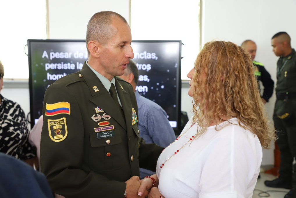 LA POLICÍA NACIONAL RINDE HOMENAJE EN EL DÍA INTERNACIONAL DE LAS VÍCTIMAS DE DESAPARICIONES FORZADAS En una conmovedora ceremonia, la Policía Nacional reafirma su compromiso con la búsqueda de la verdad y la justicia.