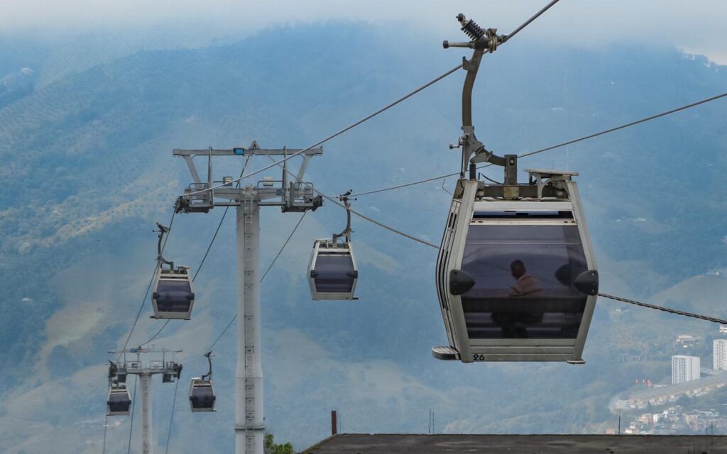 La Asociación Cable Aéreo Manizales informa a la comunidad sobre los riesgos en la práctica de elevar cometas cerca de las estaciones y líneas del sistema de transporte