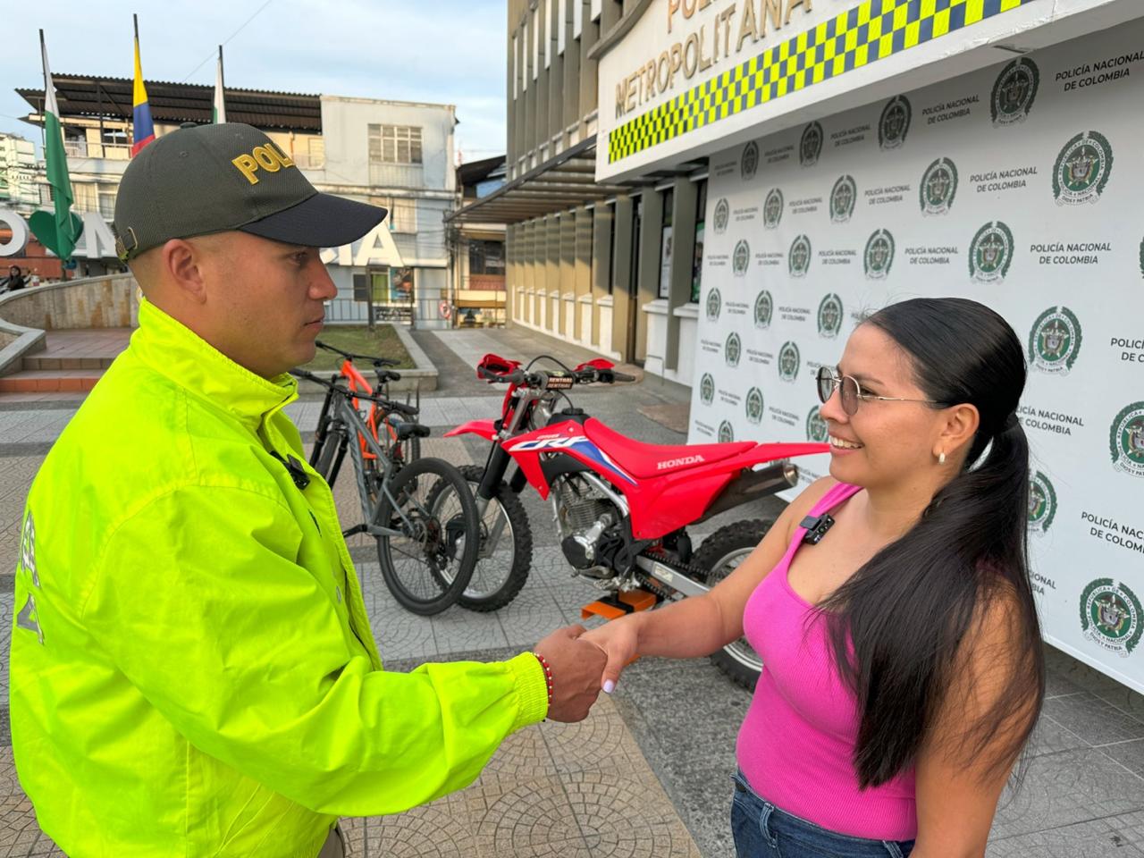 La Policía Nacional en dos hechos aislados recuperó dos motocicletas y dos bicicletas que fueron hurtadas en el barrio Fátima y la Sultana