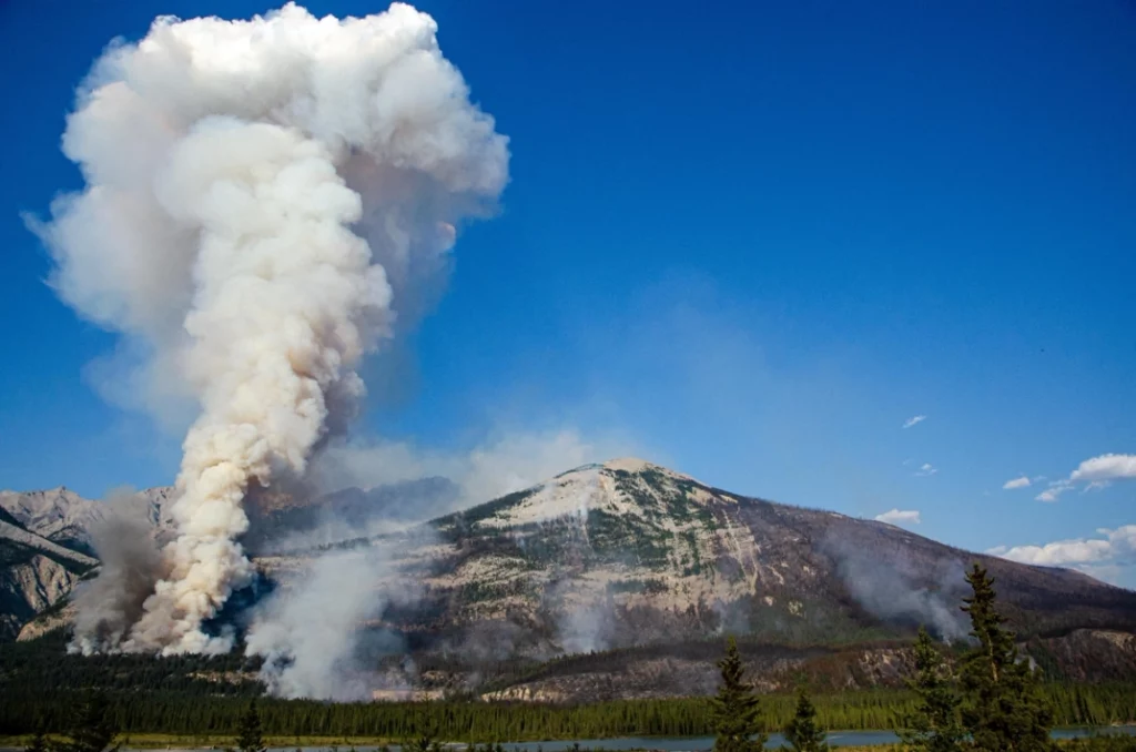 Las enormes emisiones de los incendios forestales en Canadá