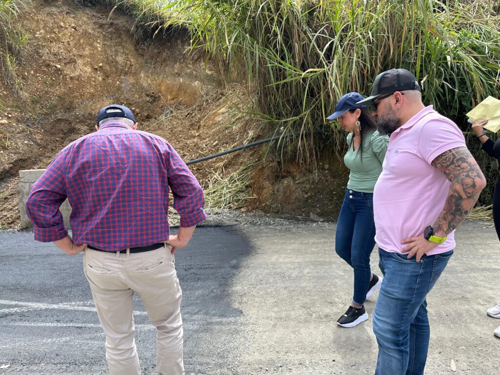 Luego de los llamados de atención que la Gobernación de Caldas realizó al contratista, ya se llegó a la fase de pavimentación en la vía Riosucio – Jardín