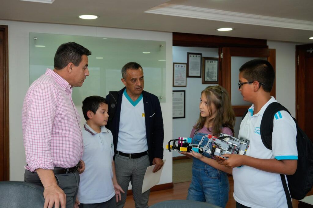 “Niños Genios” de Manizales, rumbo a la final nacional de Robótica