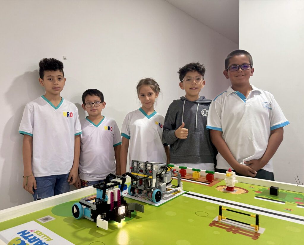 “Niños Genios” de Manizales, rumbo a la final nacional de Robótica