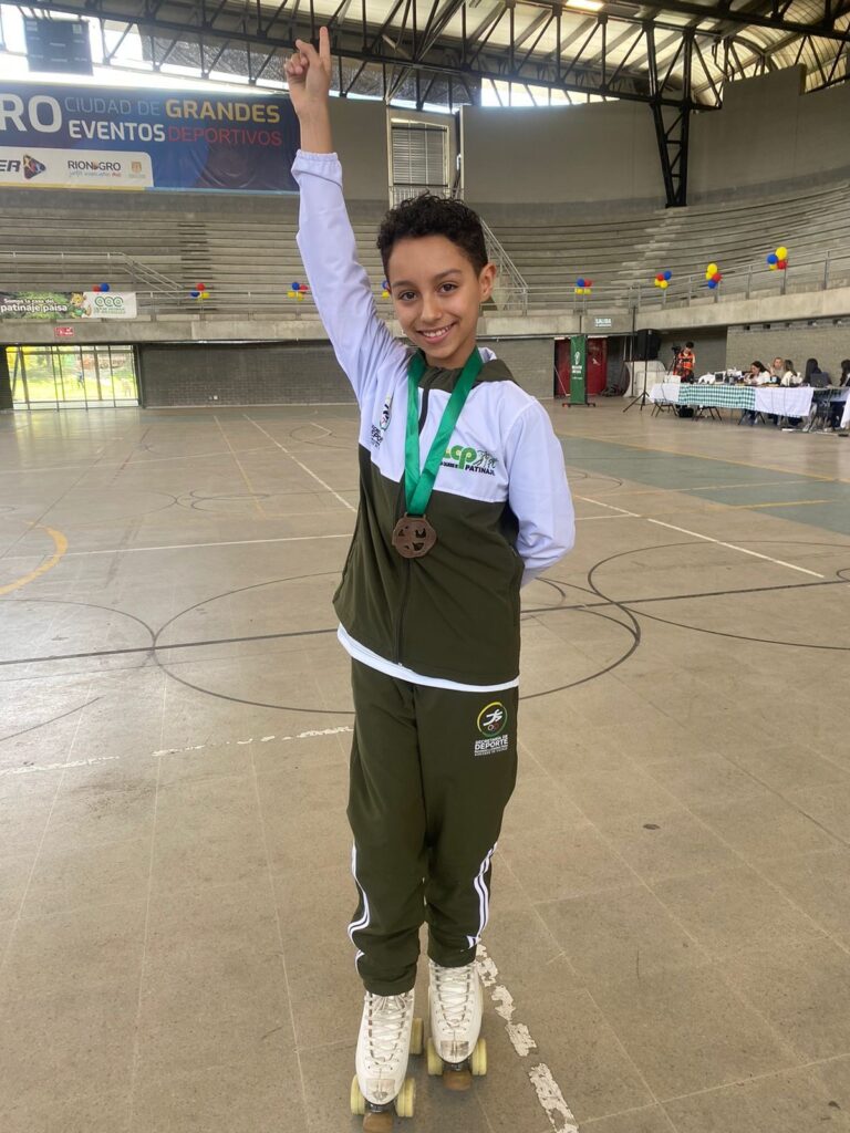 Patinador caldense se destacó en Campeonato Nacional y se perfila como gran promesa del patinaje artístico 
