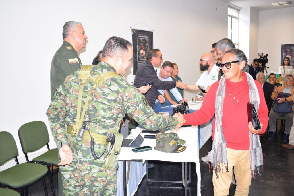 Comité de Cafeteros, Policía y Ejército anunciaron el inicio de la cosecha cafetera en Caldas