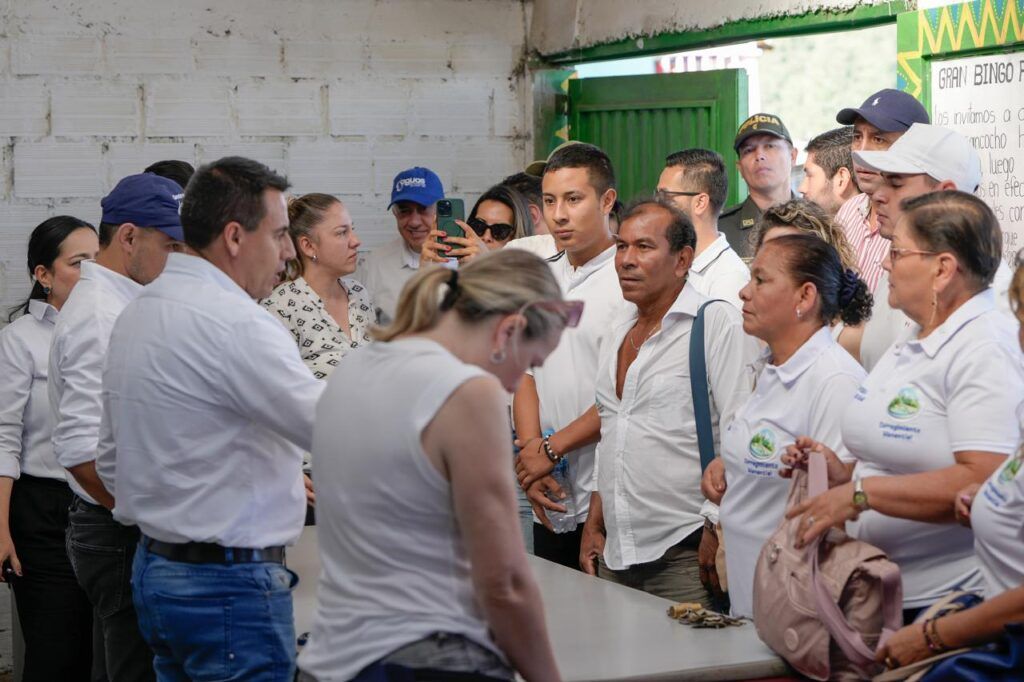 Soluciones a necesidades de la comunidad del Corregimiento El Manantial, con Gobierno en la Calle