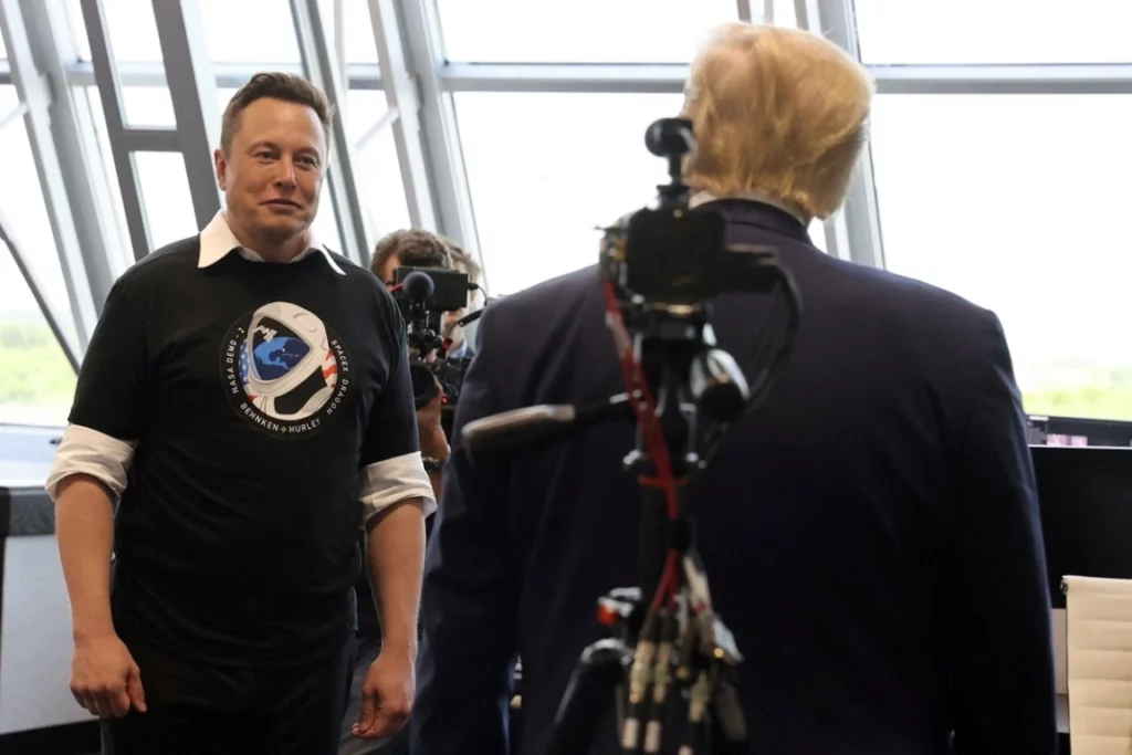 Trump respalda los vehículos eléctricos de Musk