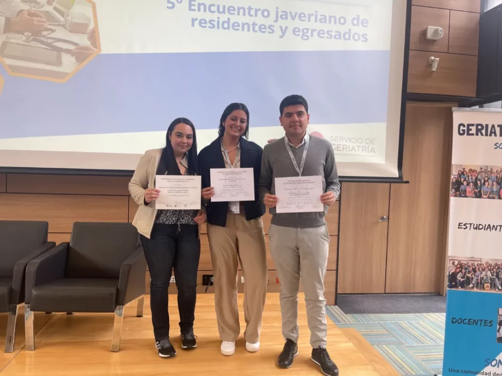 Universidad de Caldas recibe reconocimiento en el Congreso Javeriano de Geriatría.