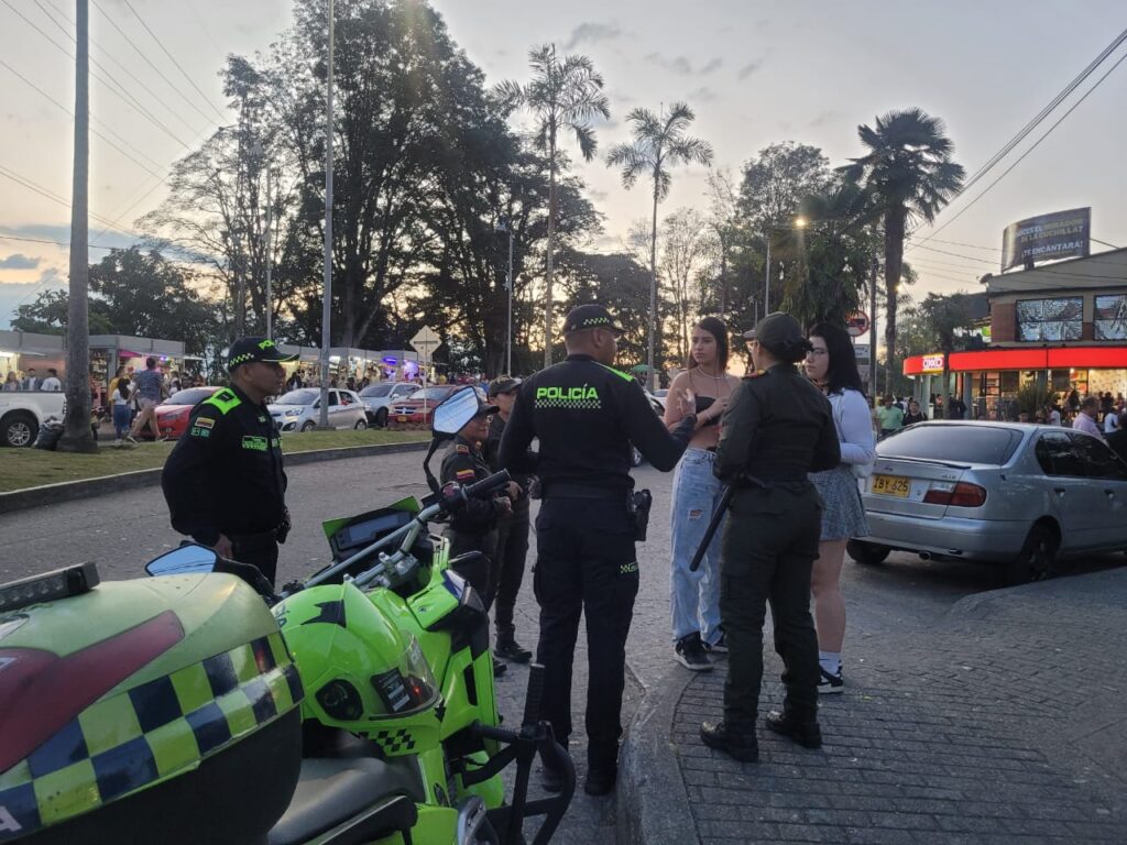 ACTIVIDADES OPERATIVAS Y PREVENTIVAS PARA GARANTIZAR LA SEGURIDAD Y CONVIVENCIA EN MANIZALES 771 llamadas ingresaron a la línea 123 y 17 personas capturadas es el balance del fin de semana en Manizales