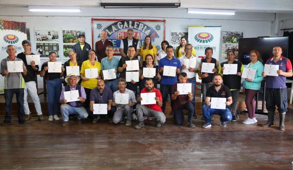 Comerciantes de Manizales Reciben Certificación del SENA en Acondicionamiento de Productos Agrícolas