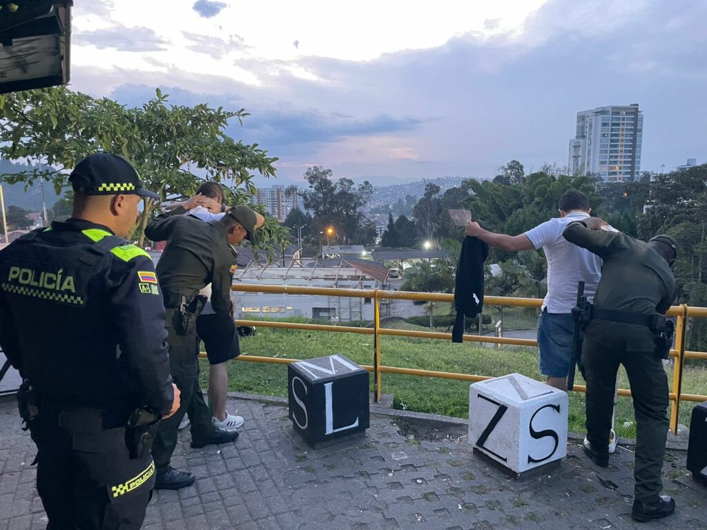 Fin de Semana Agitado en Manizales y Villamaría: 17 Detenidos y más de 800 Llamadas a la Línea de Emergencias