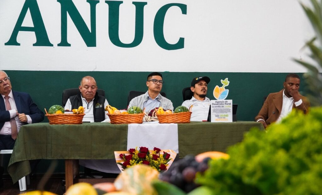 Gobierno entrega proyecto agrologístico a la ANUC para fortalecer la comercialización campesina