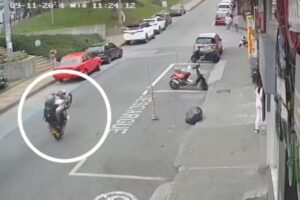 Al motociclista que practicaba maniobras peligrosas y que causó siniestro vial, le aplican inmovilización y multa