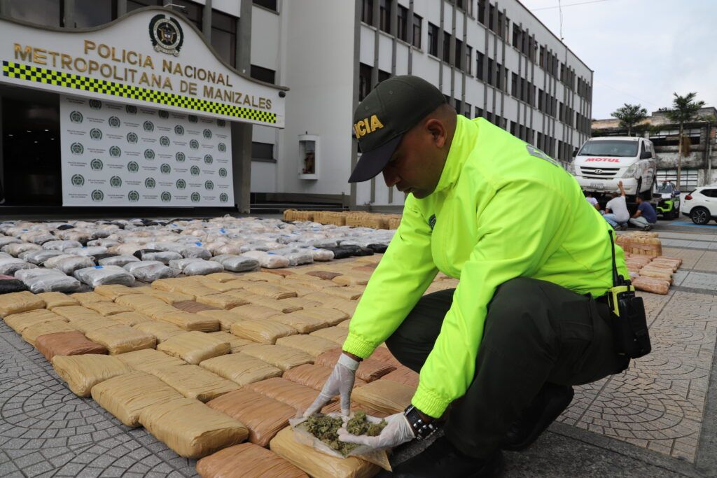 Policía Nacional en Manizales incauta 1.2 toneladas de marihuana en operativo exitoso