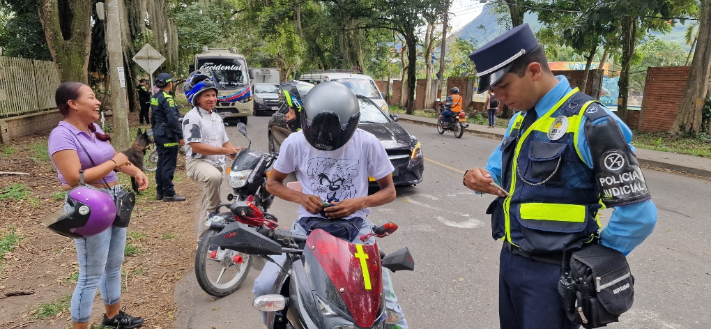 COMANDO SITUACIONAL EN SUPÍA INTENSIFICA LA SEGURIDAD Y LA CONVIVENCIA CIUDADANA Unimos esfuerzos para prevenir el delito y atender las inquietudes de la comunidad