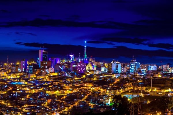 Celebra el Día del Amor y la Amistad Comprando Local