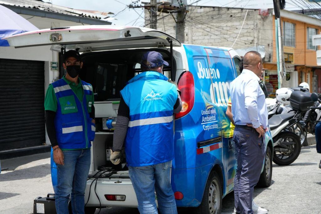 Con operativos, Manizales refuerza control de calidad del aire en transporte público colectivo