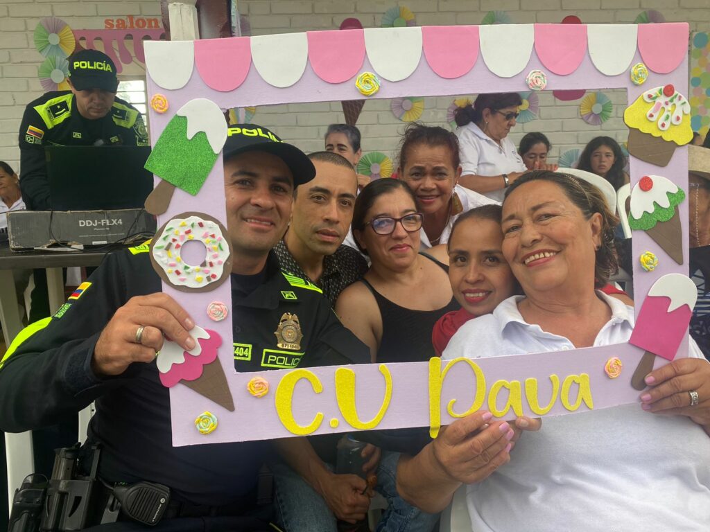 Policía Metropolitana Celebra el Día del Adulto Mayor con Actividades Especiales en Manizales