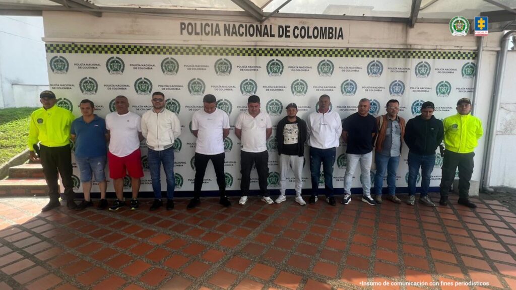 captura y judicialización de 11 personas que presuntamente harían parte de una red dedicada a la explotación, transporte y comercialización de oro ilegal en Marmato, Caldas.