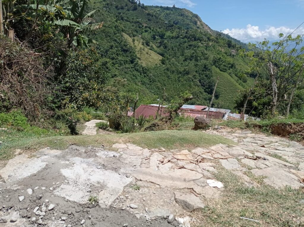 Mejoras Viales para la Memoria Ancestral: Caldas Invierte en Caminos Indígenas