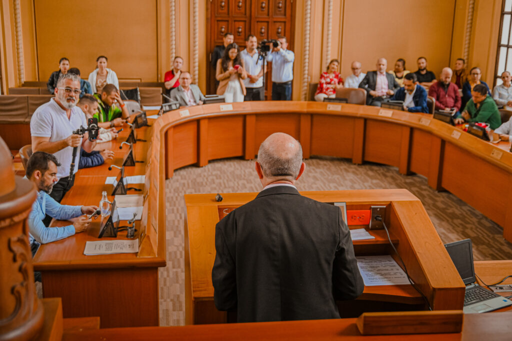 Gobernador de Caldas, Henry Gutiérrez Ángel, clausuró sesiones extraordinarias de la Asamblea Departamental con importantes avances en presupuesto, PAE y control político