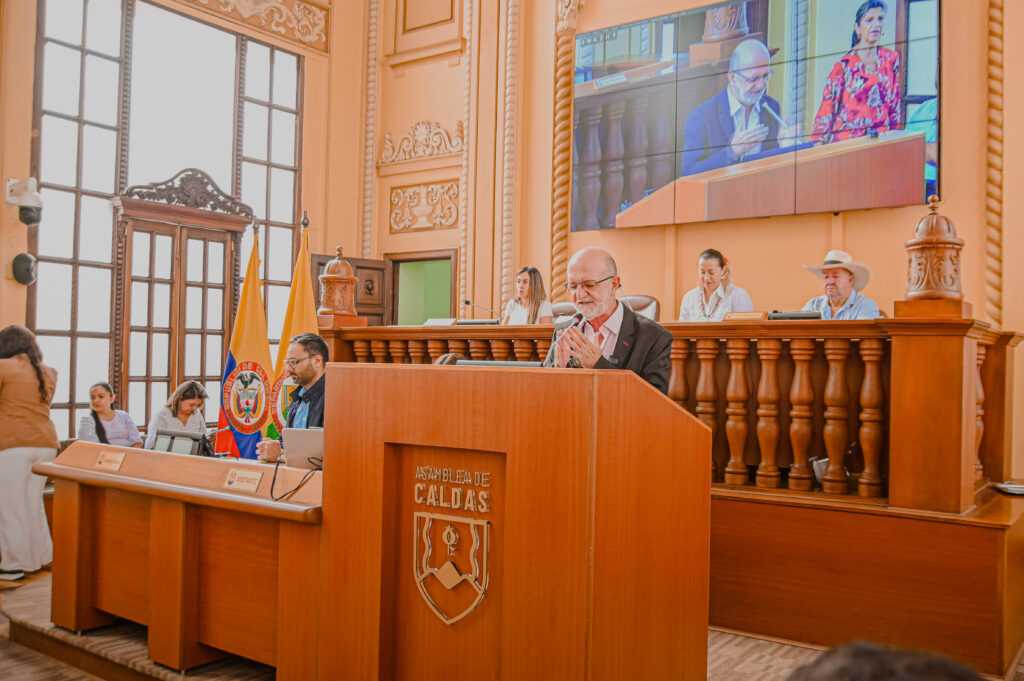 Gobernador de Caldas, Henry Gutiérrez Ángel, clausuró sesiones extraordinarias de la Asamblea Departamental con importantes avances en presupuesto, PAE y control político