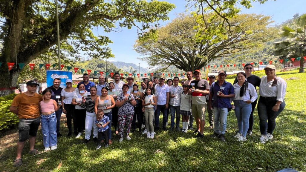 Gobierno de Caldas y familias en Pueblo Nuevo, Pensilvania, avanzan en procesos de vivienda: a 13 familias se les asignó su nueva casa
