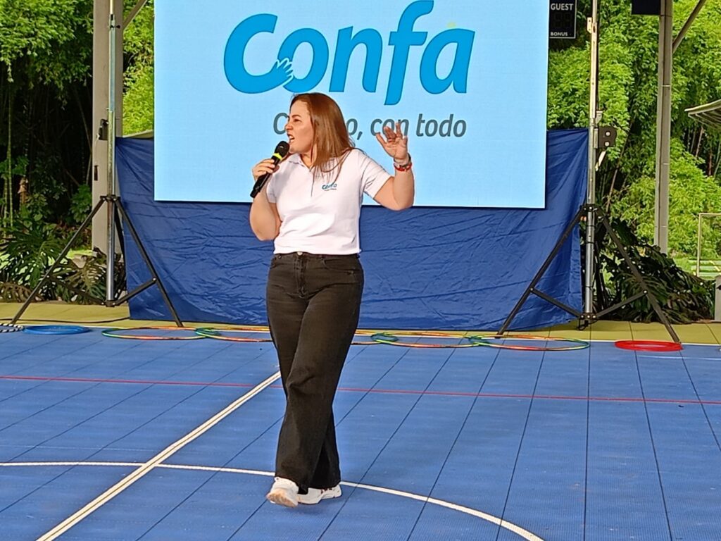 204  jóvenes participaron en la primera inmersión en inglés, Jornada Escolar Complementaria de Confa en el Centro Recreacional Santágueda.