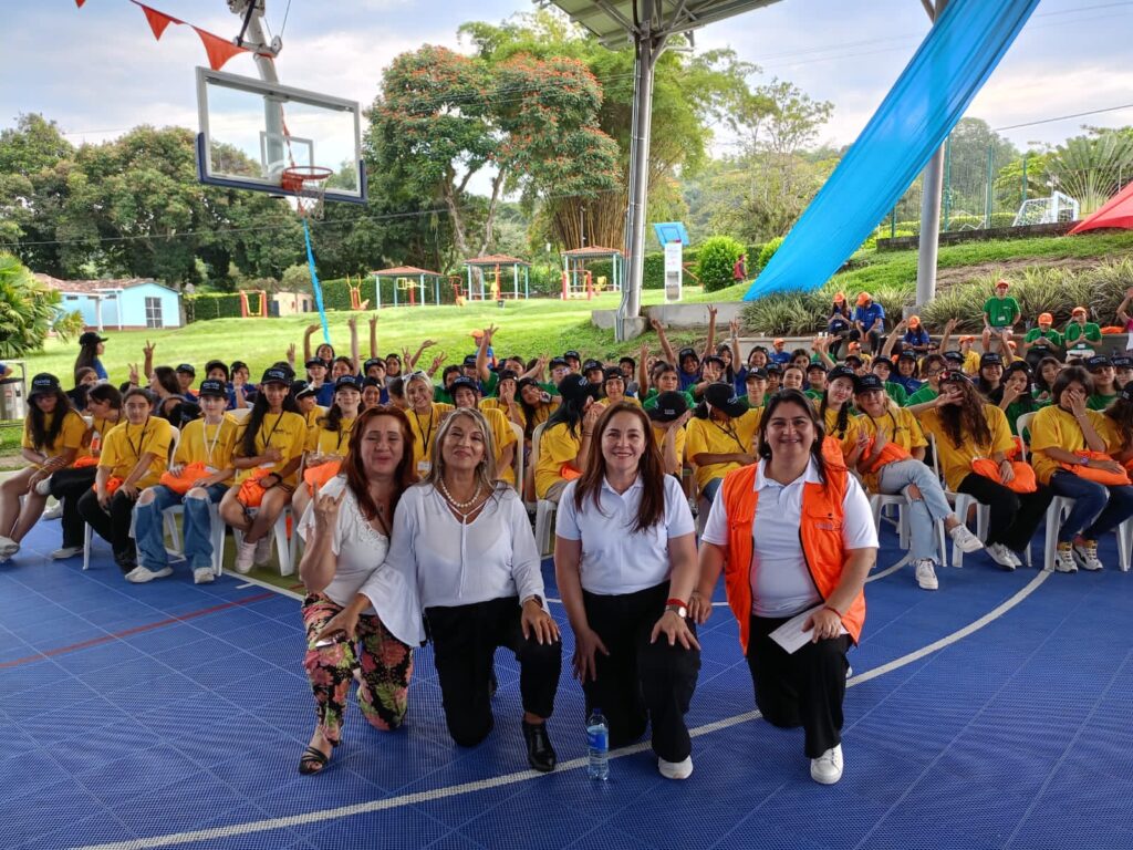 204  jóvenes participaron en la primera inmersión en inglés, Jornada Escolar Complementaria de Confa en el Centro Recreacional Santágueda.