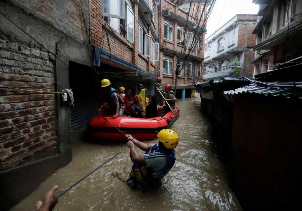 Inundaciones devastadoras azotan Nepal