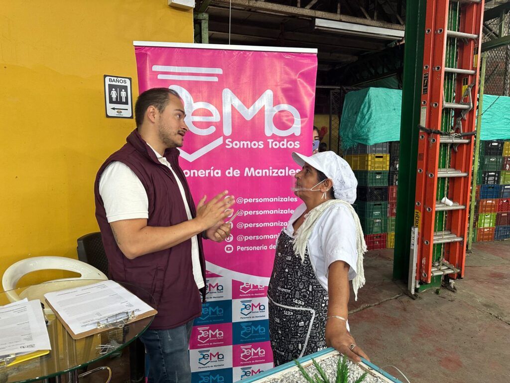 La Secretaría de las Mujeres y Equidad de Género lleva servicios gratuitos a la Plaza de Mercado para combatir la violencia y apoyar a la comunidad