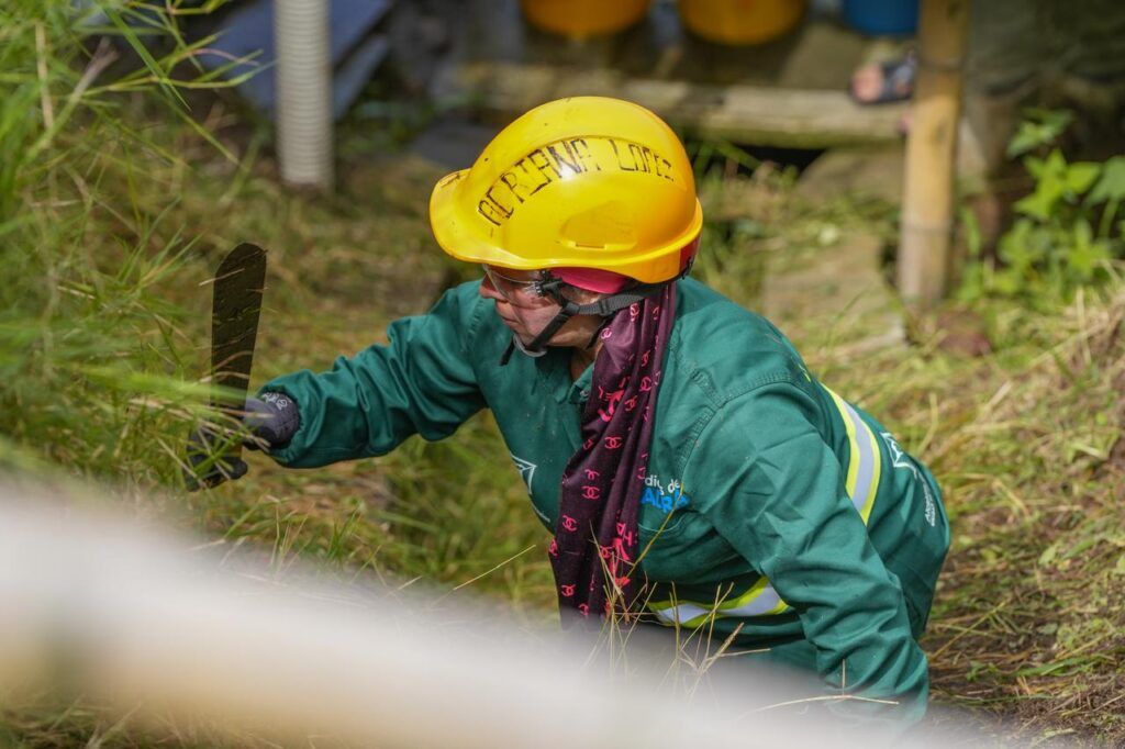 La gestión del riesgo de Manizales progresa con el programa “Guardianas de las Laderas”, que brinda empleo a 80 mujeres cabeza de familia