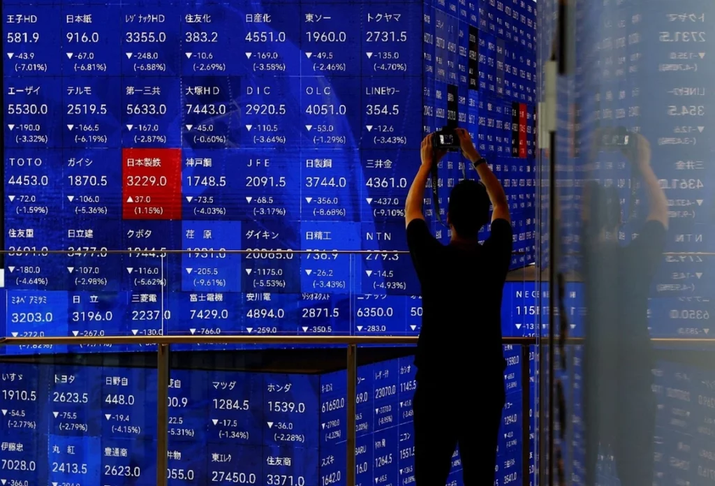 Los problemas de Wall Street afectan a los índices japoneses