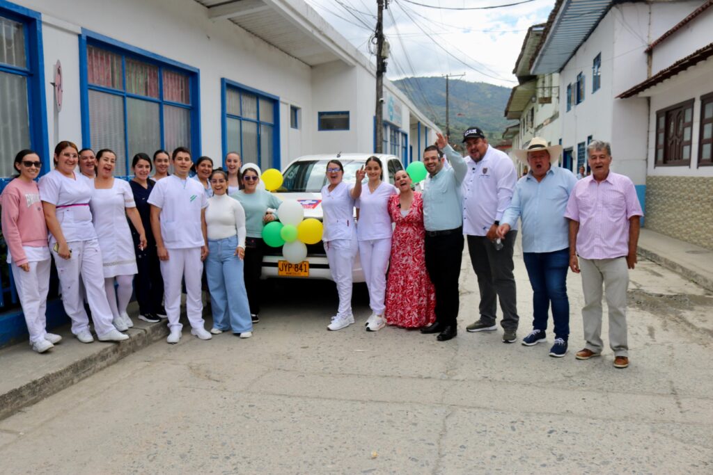 ¡Salud en movimiento! Pácora estrena vehículo para llevar atención médica a zonas rurales.