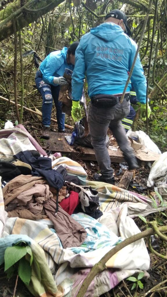 Más limpieza en laderas de la ciudad; la campaña “Juégale Limpio a Manizales” recogió basuras en la comuna Ciudadela del Norte
