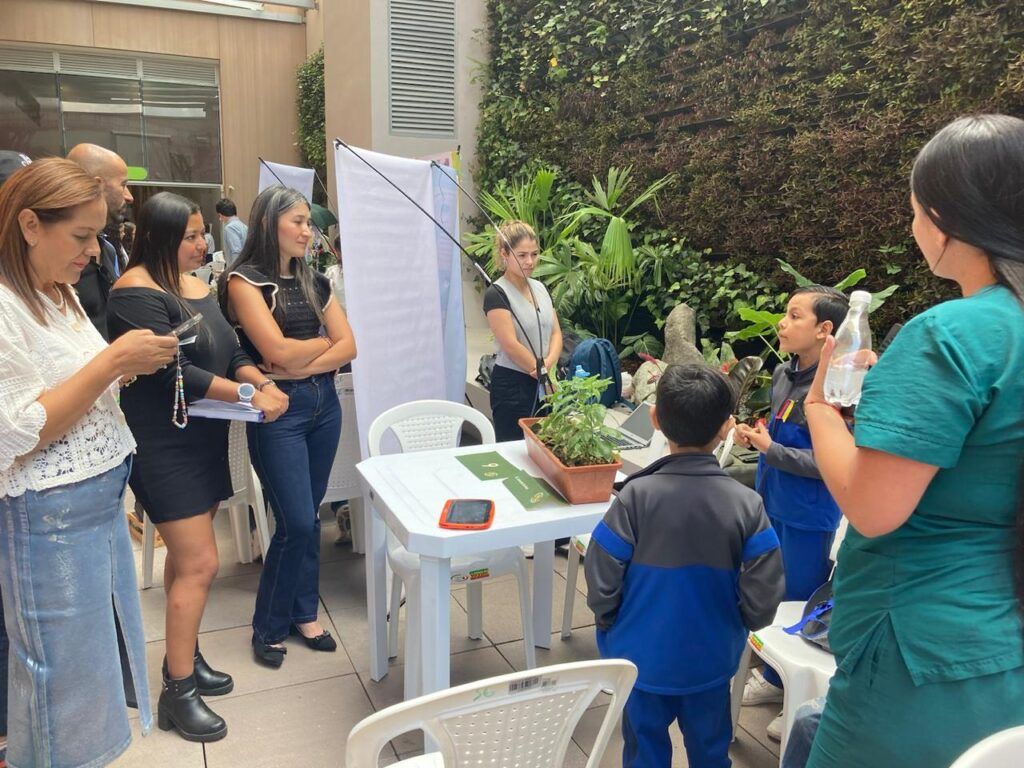 Niños y jóvenes, estudiantes de Manizales, muestran experiencias por el cambio climático y la biodiversidad