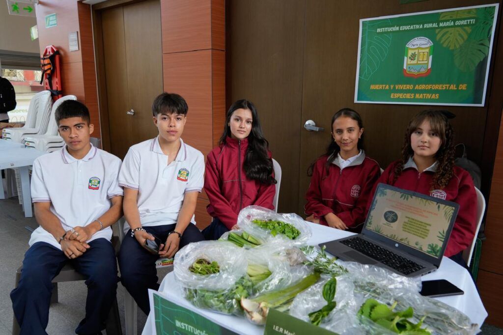 Niños y jóvenes, estudiantes de Manizales, muestran experiencias por el cambio climático y la biodiversidad