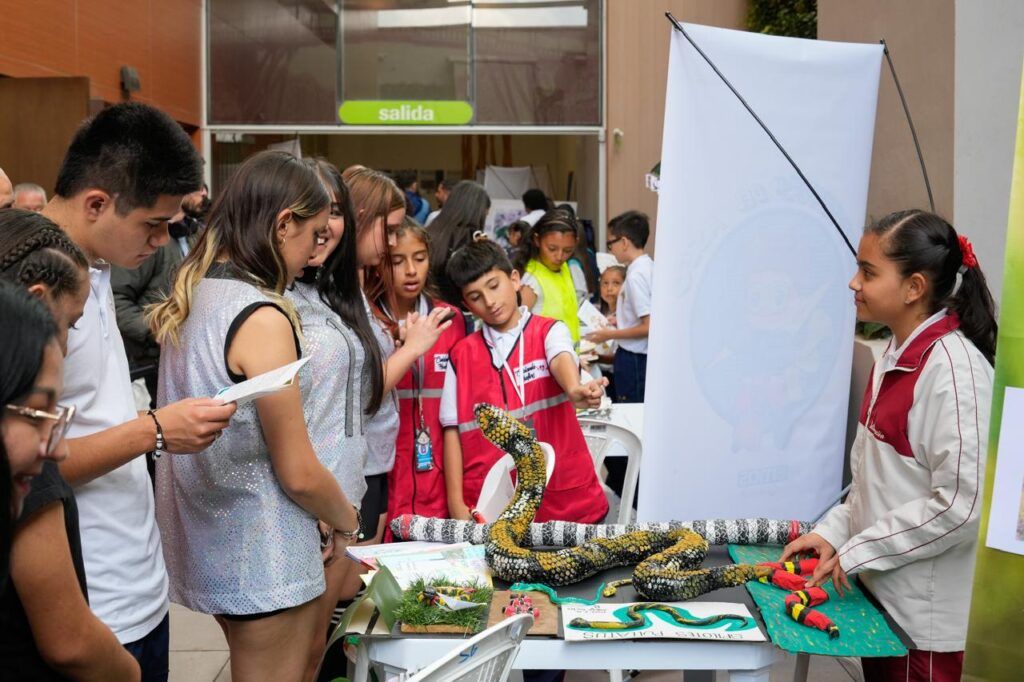 Niños y jóvenes, estudiantes de Manizales, muestran experiencias por el cambio climático y la biodiversidad