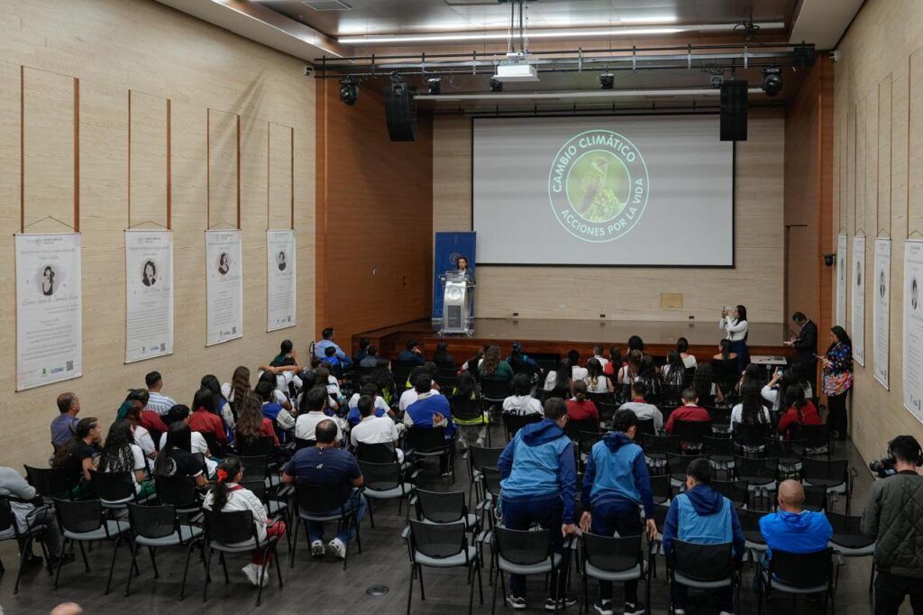 Niños y jóvenes, estudiantes de Manizales, muestran experiencias por el cambio climático y la biodiversidad