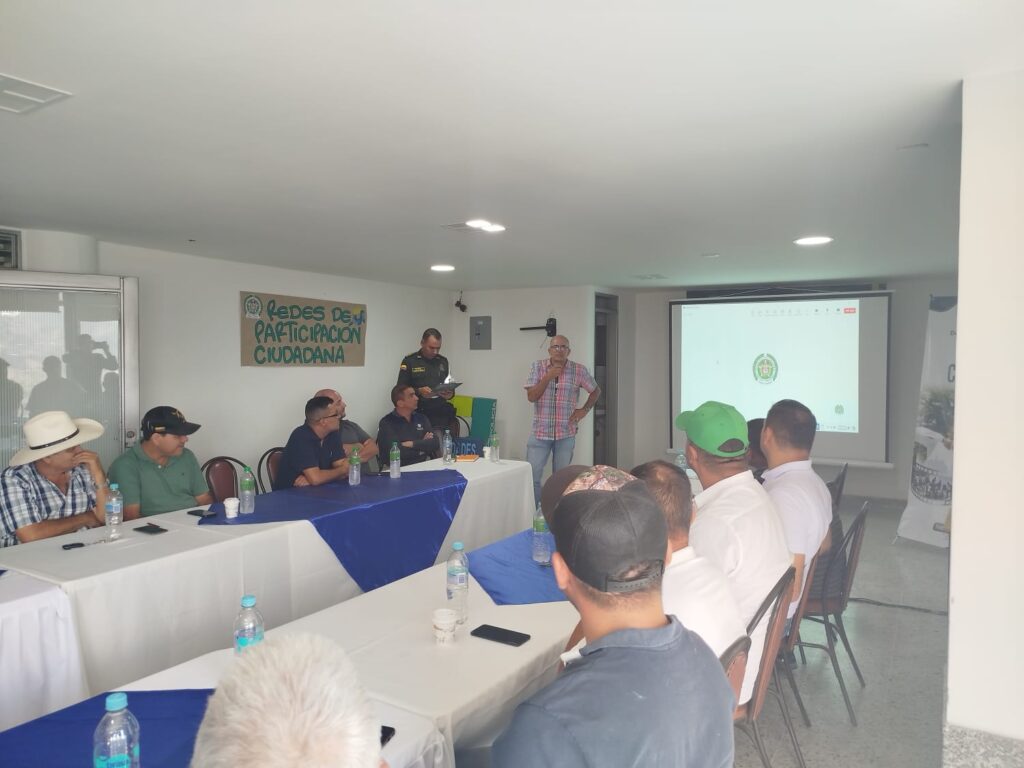 POLICÍA REALIZÓ EL PRIMER ENCUENTRO DEPARTAMENTAL DE REDES DE APOYO Y COMUNICACIONES EN ANSERMA

 

Más de 30 integrantes de las redes del departamento compartieron experiencias