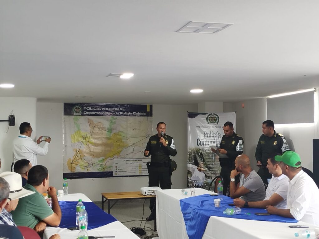 POLICÍA REALIZÓ EL PRIMER ENCUENTRO DEPARTAMENTAL DE REDES DE APOYO Y COMUNICACIONES EN ANSERMA

 

Más de 30 integrantes de las redes del departamento compartieron experiencias