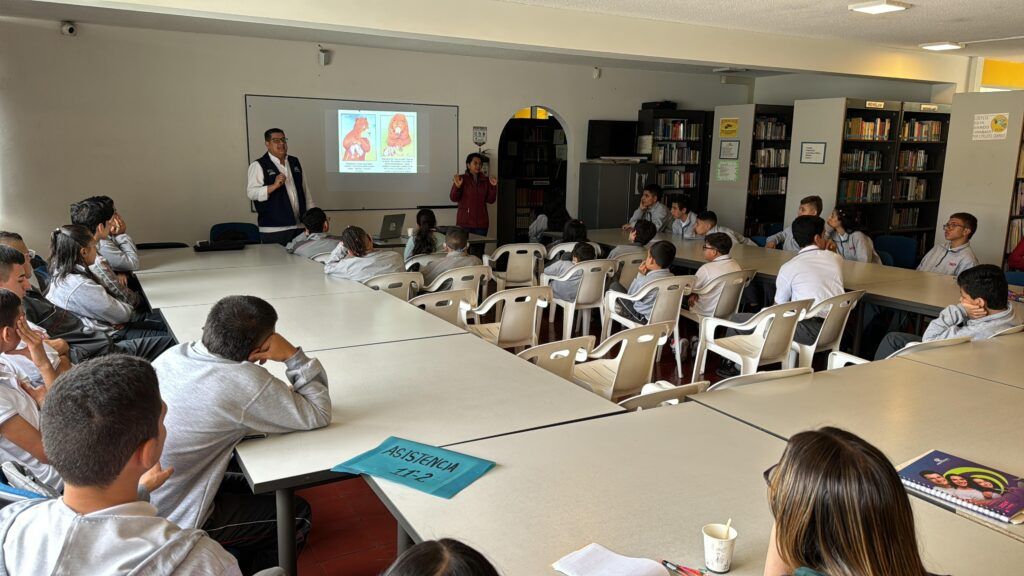 Escribiendo Sin Barreras: Taller Literario Motiva a Estudiantes con Discapacidad en Manizales