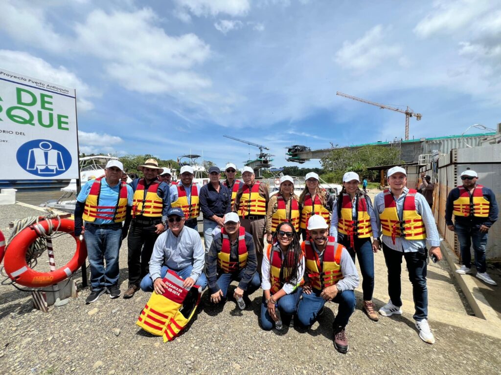 Visita al Túnel del Toyo y Puerto Antioquia destaca impacto positivo en el comercio exterior