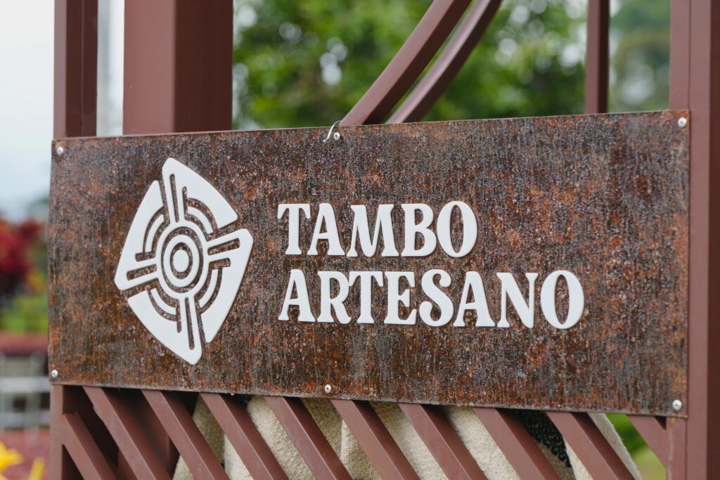 Abierto el Tambo Artesano Caldas en Autopista del Café
