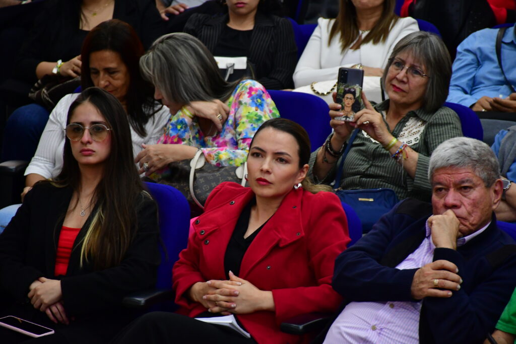 Caldas celebra el Día Internacional del Trabajo Decente con foro liderado por la viceministra de Relaciones Laborales
